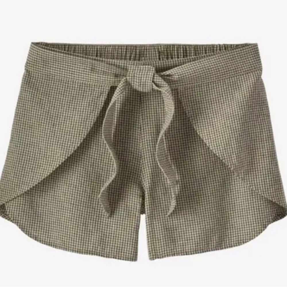 Patagonia Garden Island Gingham Wrap Shorts Size L Pumice Beige Tie Front Hemp
